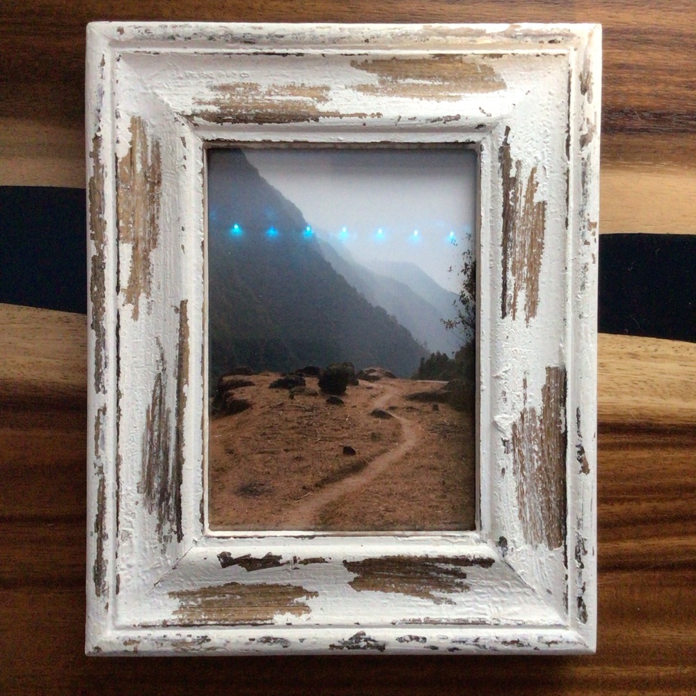 Distressed White Frame (5x7 photo)